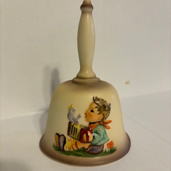 M.I. Hummel 1978  1st edition Annual Bell in Bas-relief - Picture 1 of 4